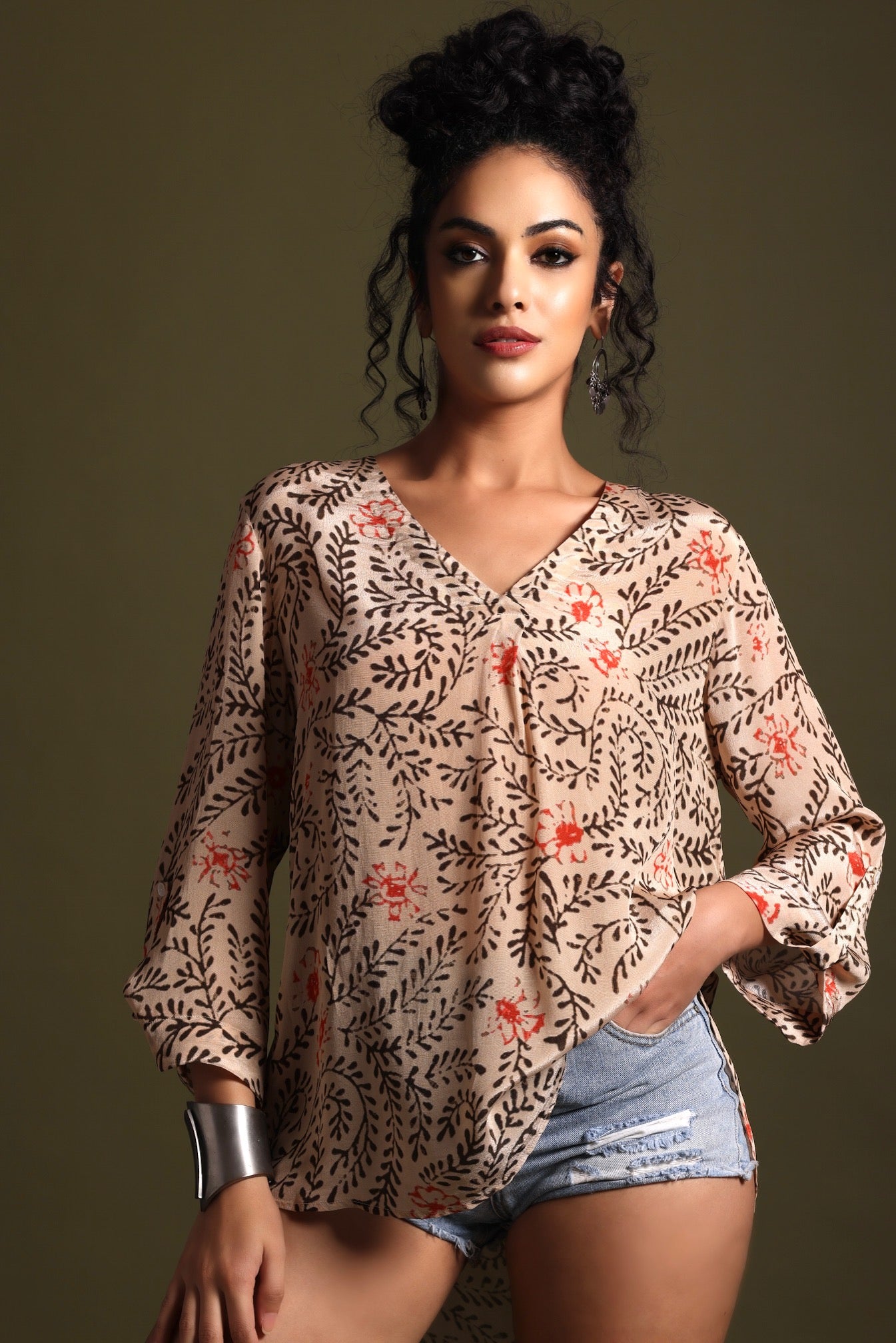 The Hailey Long Sleeve Blouse - Floral Print